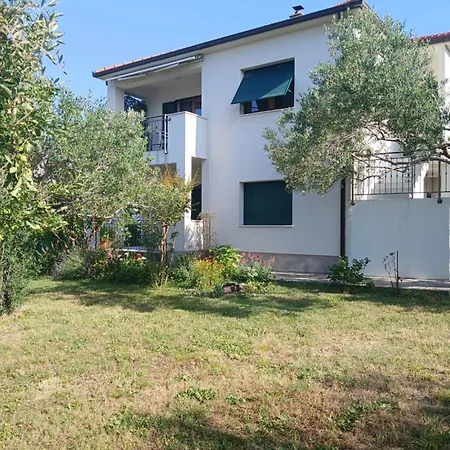 Mira * Kastela
